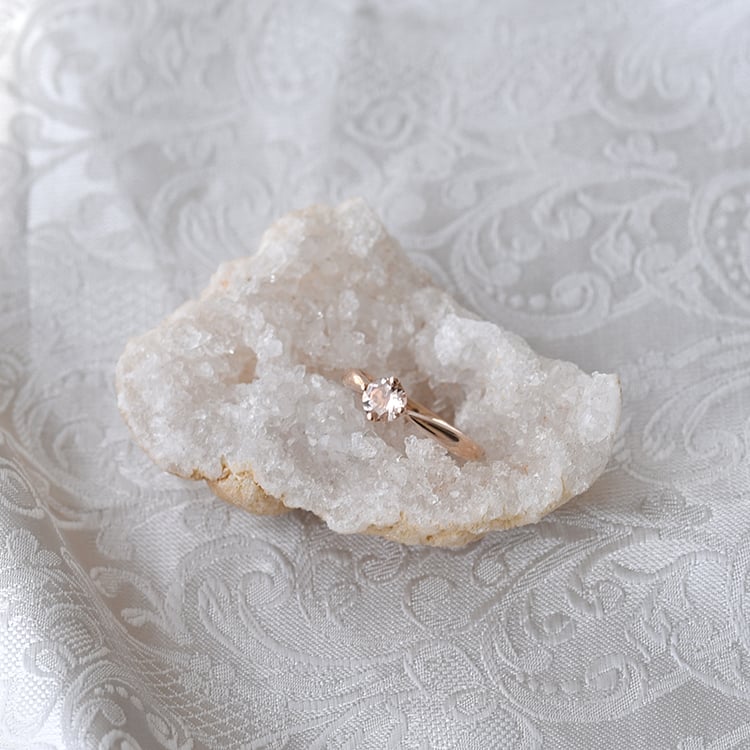 Zlatý zásnubní prsten 63619