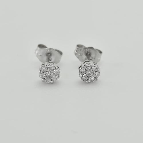 Elegantní diamantové náušnice Flowu