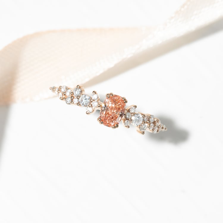 Zásnubní prsten s 0.30ct IGI certifikovaným broskvovým lab-grown diamantem Mica 125678