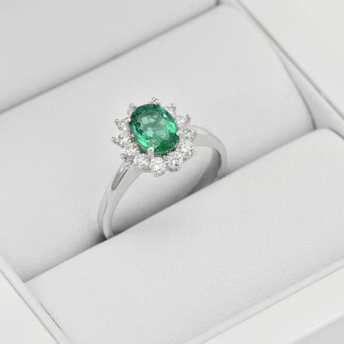 Zásnubní prsten se smaragdem a diamanty Fedel