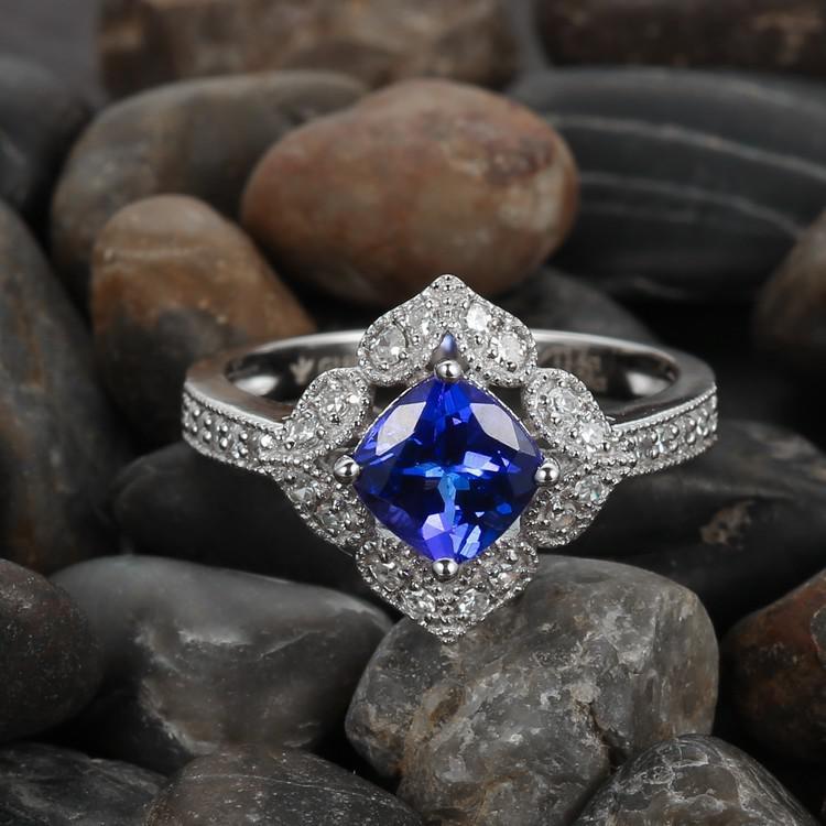 Tanzanitový prsten s diamanty 5017