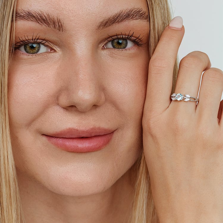 Zásnubní prsten s akvamarínem a moissanity Halym 162532