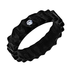 Karbonový prsten s nerovným povrchem a zirkonem Soren