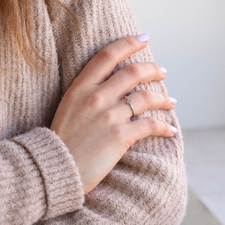 Zlatý prsten se safírem 78262