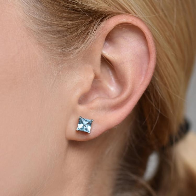 Čtvercové stříbrné náušnice s modrými topazy 13955