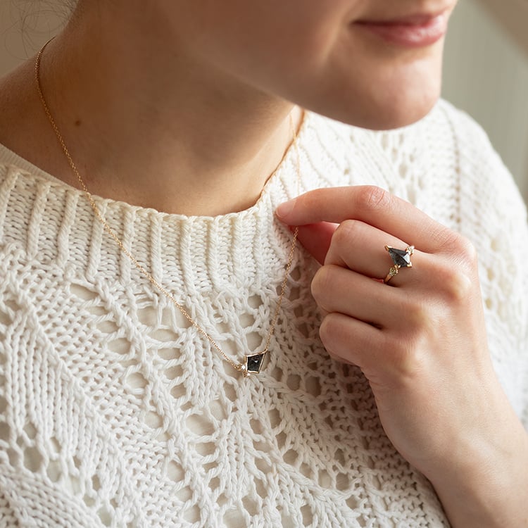 Náhrdelník s dendritickým quartzem a diamanty Milly 135644