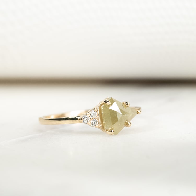 Prsten s pentagon salt and pepper diamantem Emilija 132096