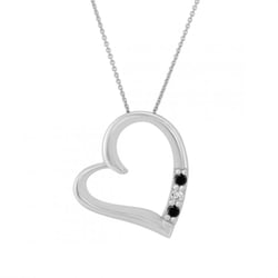 Stříbrný přívěsek srdce s černými a bílým diamantem Tanish