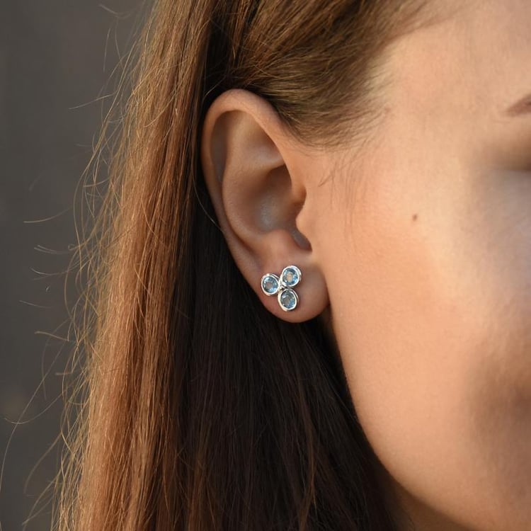 Stříbrné napichovací náušnice se švýcarskými topazy 49147