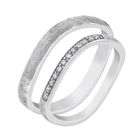 Zlaté tepané snubní prsteny s diamanty Neziah