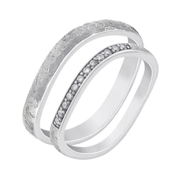 Zlaté tepané snubní prsteny s diamanty Neziah