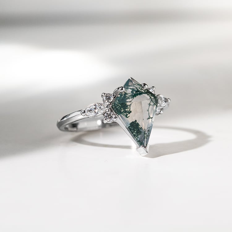 Okouzlující prsten s mechovým achátem Isabela 141317