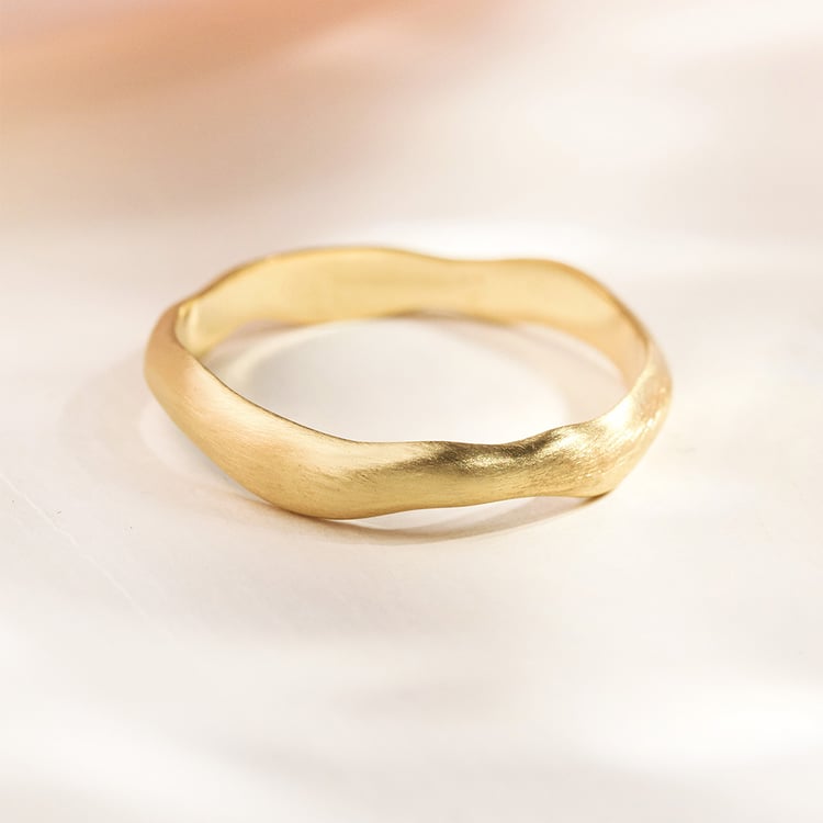 Nepravidelné zlaté snubní prsteny s diamanty Parnell 157084