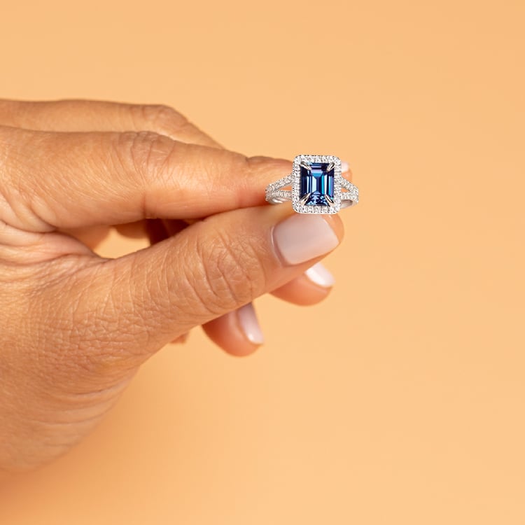 Zlatý halo prsten s emerald lab-grown alexandritem a diamanty Ralph 136576