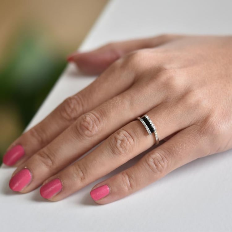 Zlatý prsten s diamanty 19185