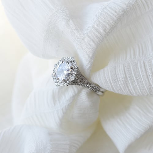 Zásnubní diamantový prsten ve vintage stylu Ofelia