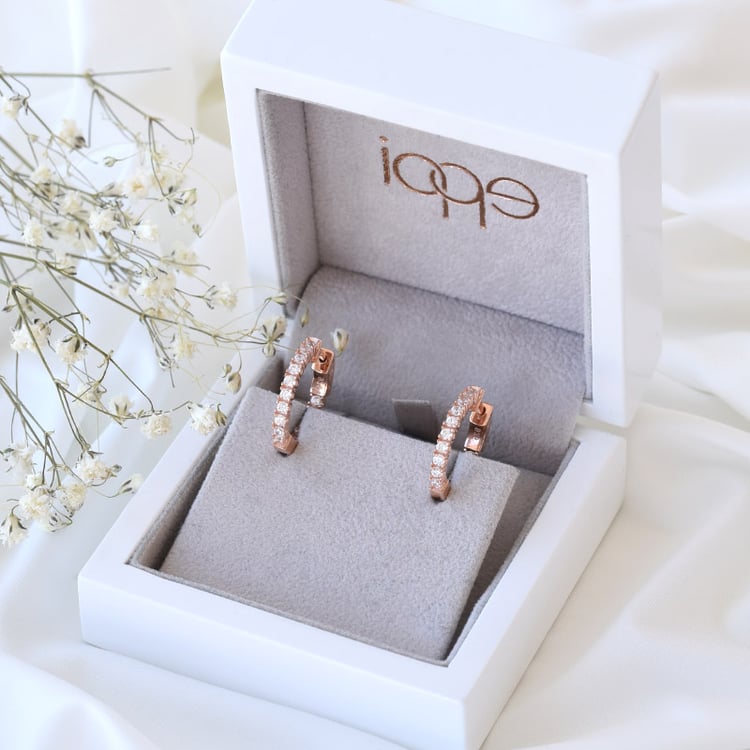 Stříbrné pozlacené kruhové náušnice se zirkony 80682