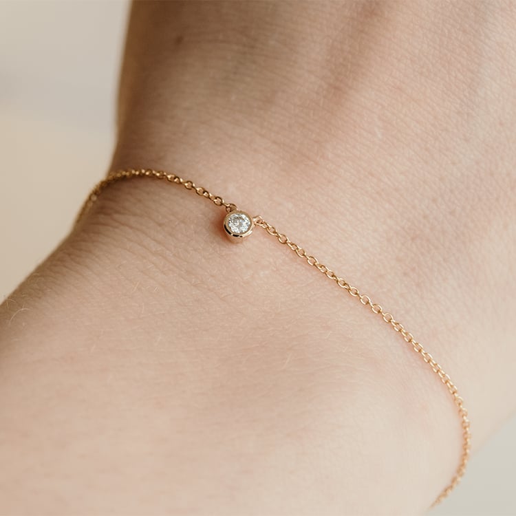 Minimalistický náramek s moissanitem Bonato 123134