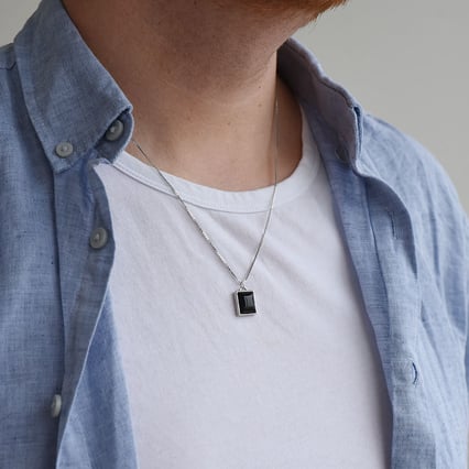 Stříbrný pánský přívěsek s onyxem Janika