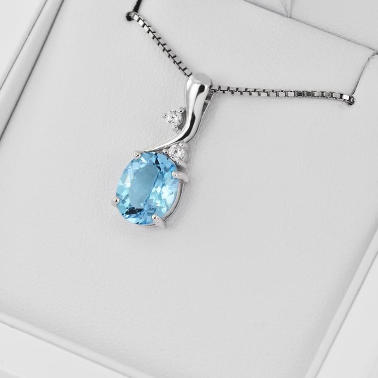 Přívěsek s topazem 28195