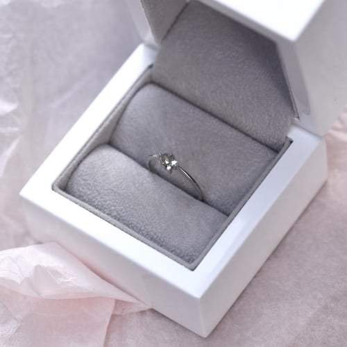 Salt and pepper diamant v něžném zlatém prstenu Marine