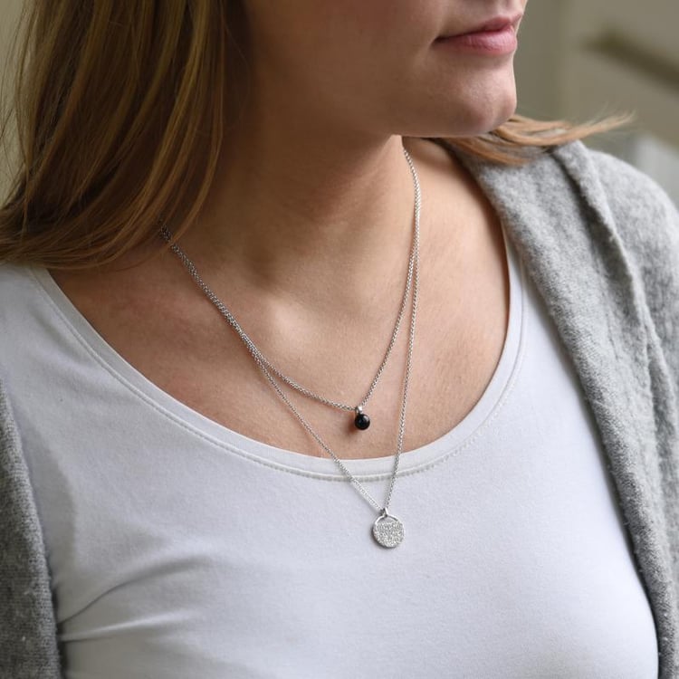 Dvojitý stříbrný náhrdelník s černou perlou a zirkony 51709