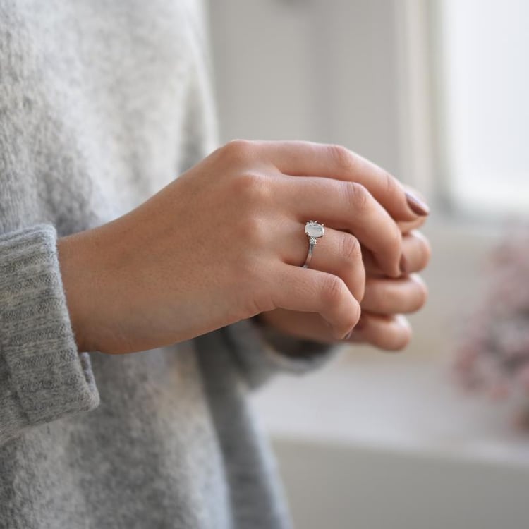 Zlatý prsten s moissanity 51910