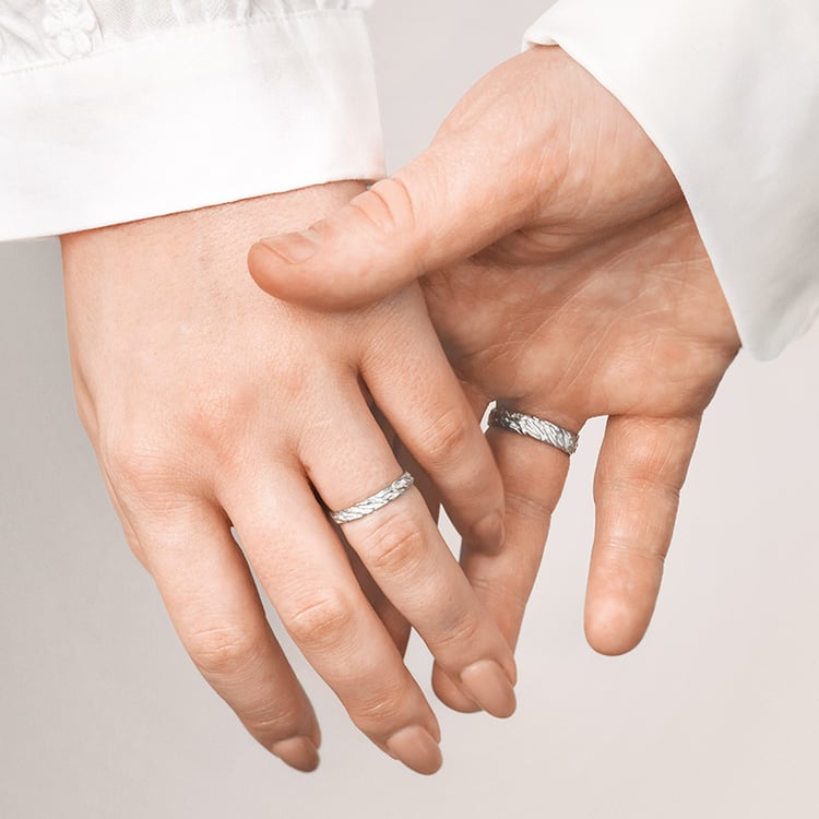 Zlaté snubní prsteny s nerovným povrchem Zena 155665