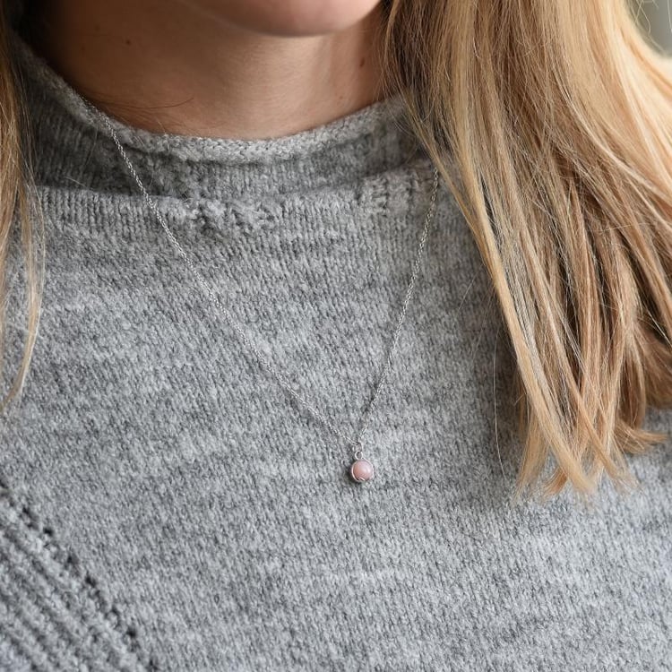 Zlatý náhrdelník s cabochon růžovým opálem 51205