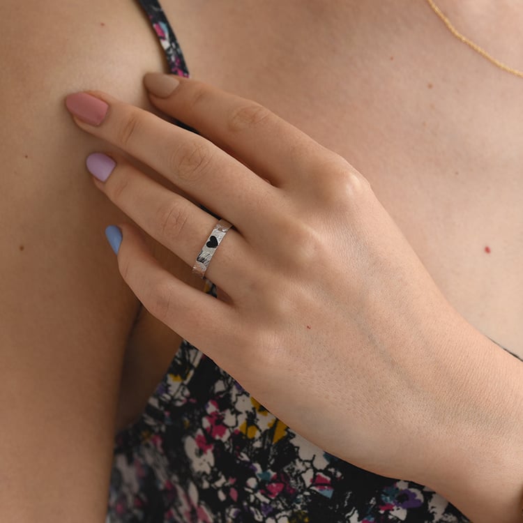 Tepaný prsten 67066