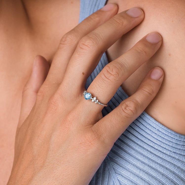 Zásnubní prsten se švýcarským topazem a diamanty Olha 156522