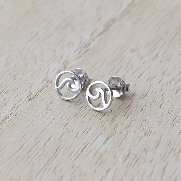 Stříbrné náušnice ve tvaru vlny 67165