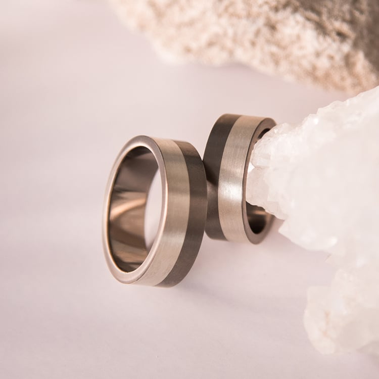 Snubní prsteny z titanu a zlata Buster 107522