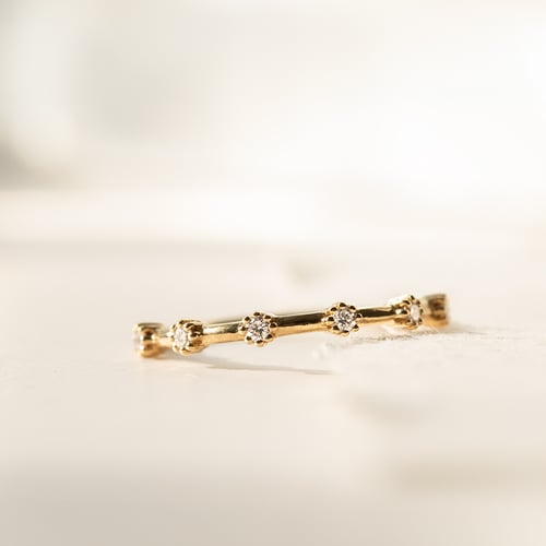 Znamenitý prsten s lab-grown diamanty Charmie
