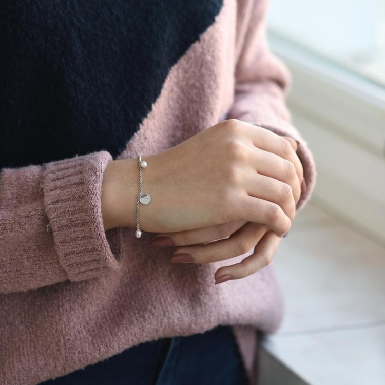 Romantický stříbrný náramek s perlami a zirkony Olivet 51913