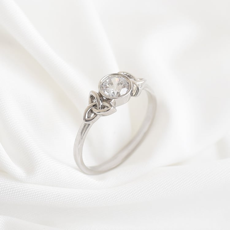 Propletený zlatý prsten s diamantem Lorey 97670