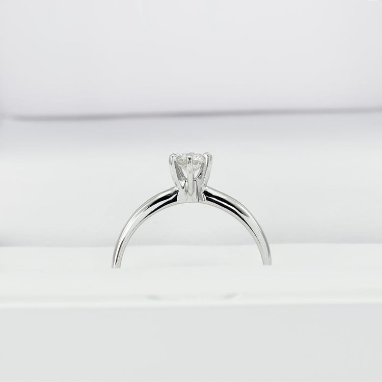 Zlatý prsten s diamantem 12222