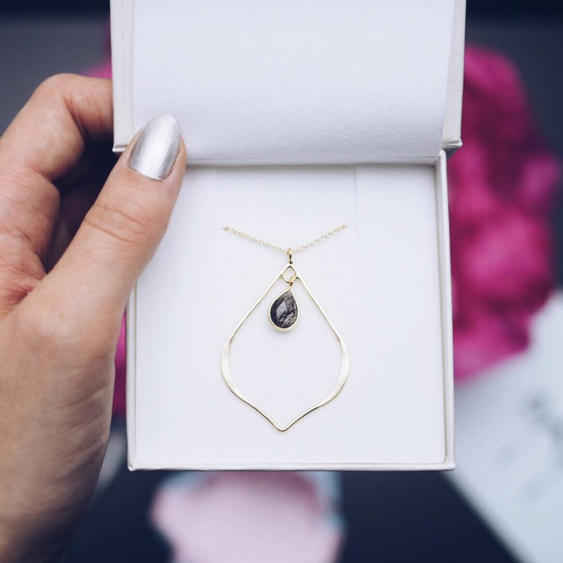 Stříbrný pozlacený náhrdelník s rutilem 8915