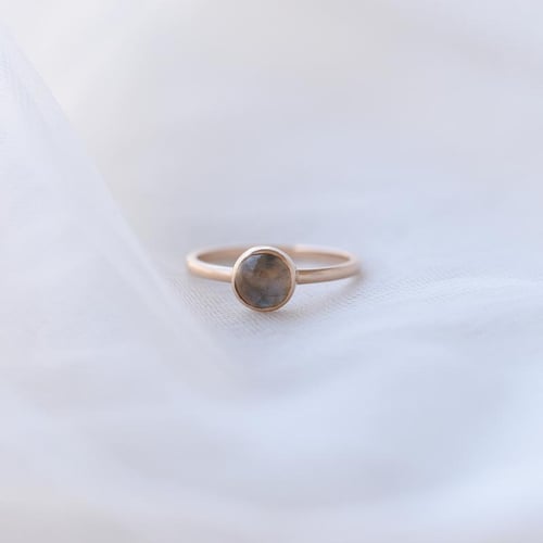 Zlatý minimalistický prsten s labradoritem Stowy
