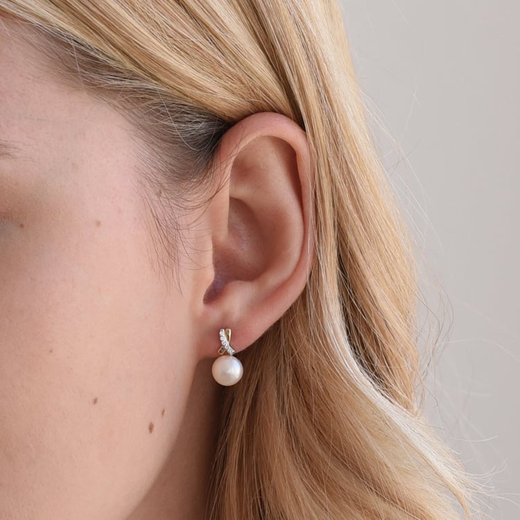 Sofistikované zlaté náušnice s perlami a zirkony 67614