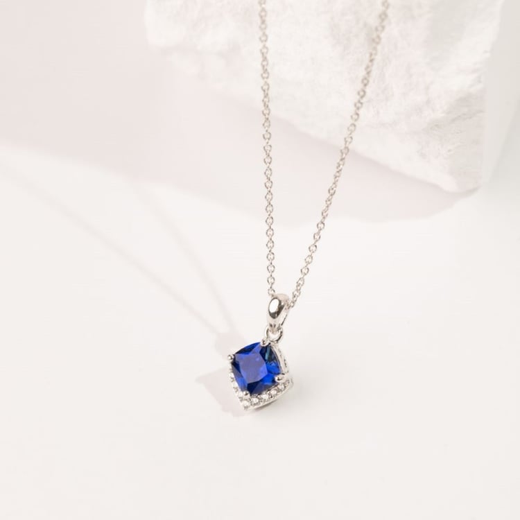 Stříbrný přívěsek se safírem 164432