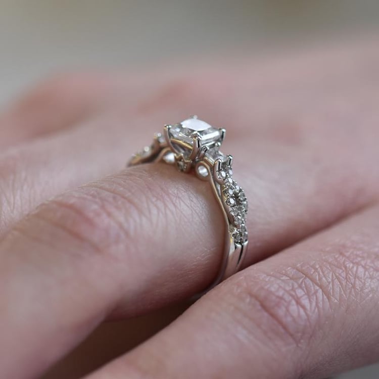 Prsten s diamantem 27635