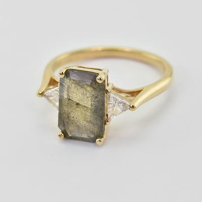 Prsten s labradoritem