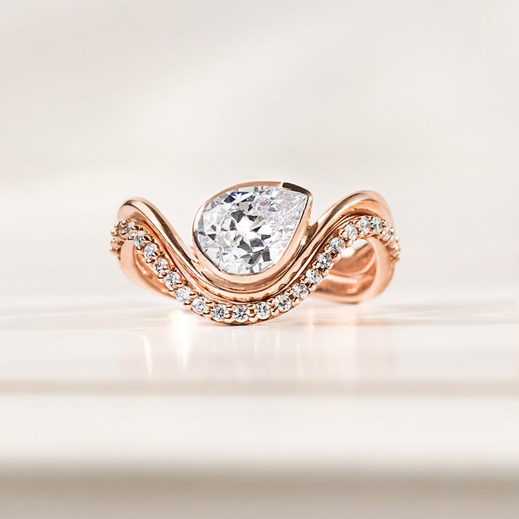 Romantický zásnubní set atypických prstýnků s diamanty 156057