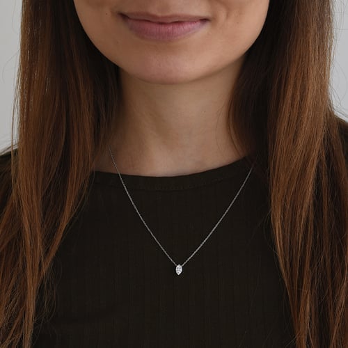 Zlatý náhrdelník s 0.25ct GIA certifikovaným marquise diamantem Rabba