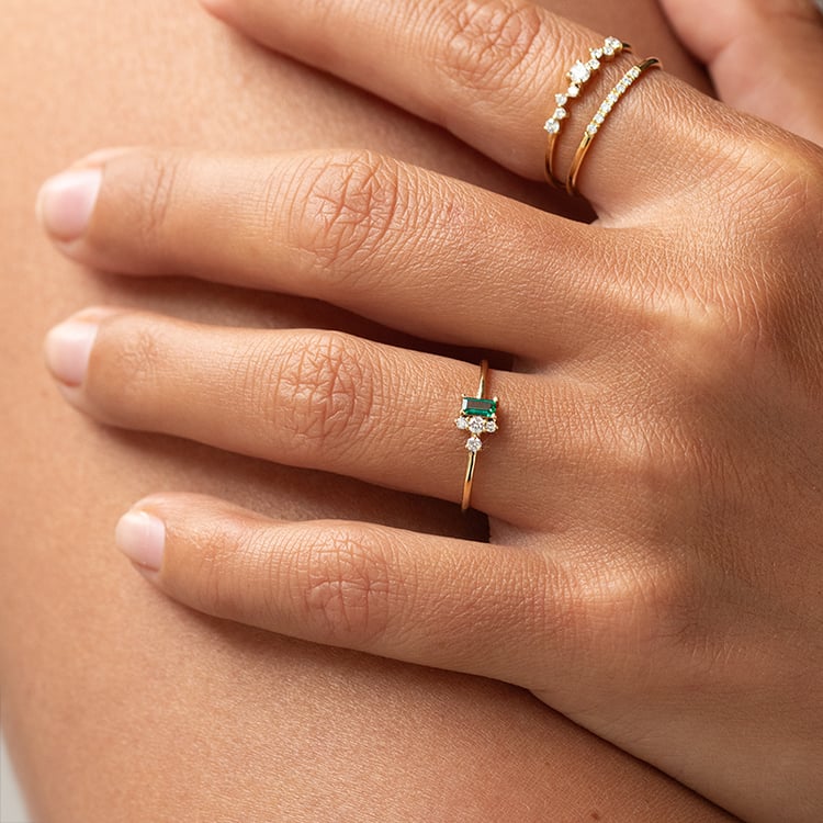 Stříbrný cluster prsten s lab-grown smaragdem a diamanty Zeno 138949