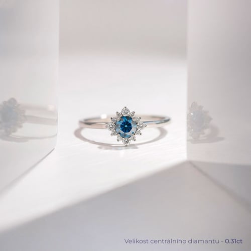 Zásnubní prsten s certifikovaným fancy blue lab-grown diamantem Febe