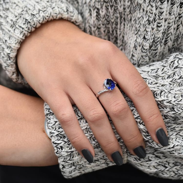 Zlatý diamantový prsten se safírem 35659