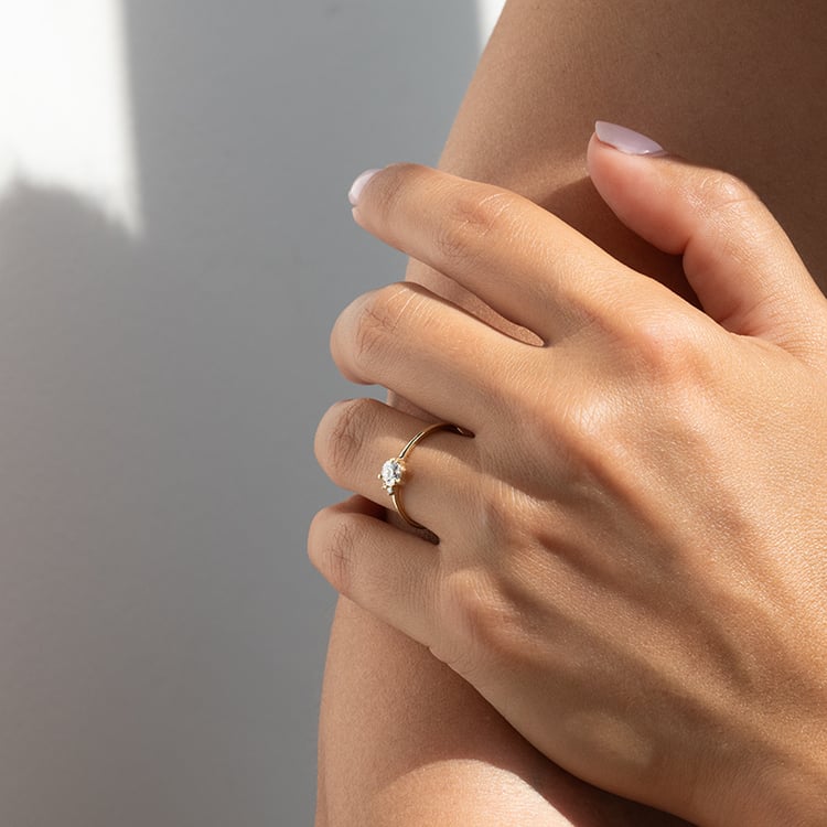 Zlatý cluster prsten s 0.31ct IGI certifikovaným diamantem Marine 140606