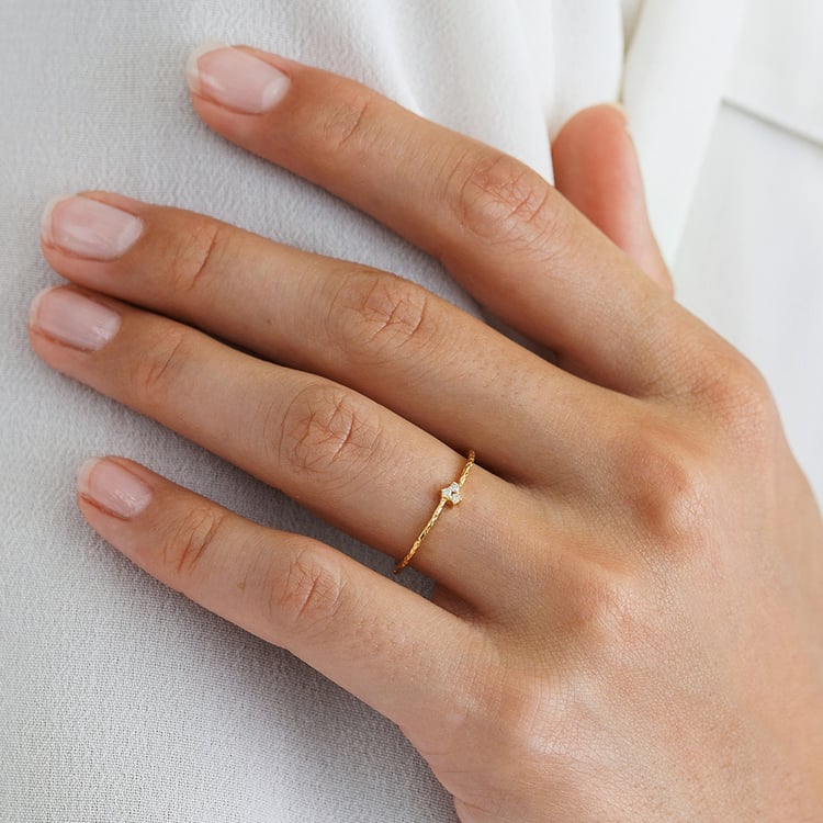 Stříbrný diamantový prsten s tepaným povrchem Milan 157785